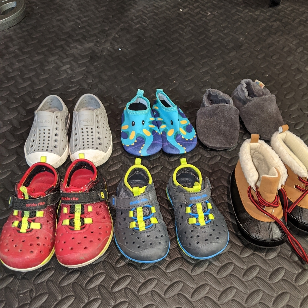 Size 4-5 toddler shoe lot